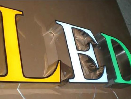 沙坪坝区介绍LED招牌的基础知识。