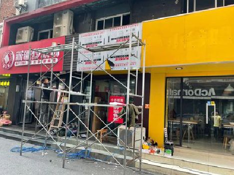 沙坪坝区制作广告招牌如何避免它发黄？